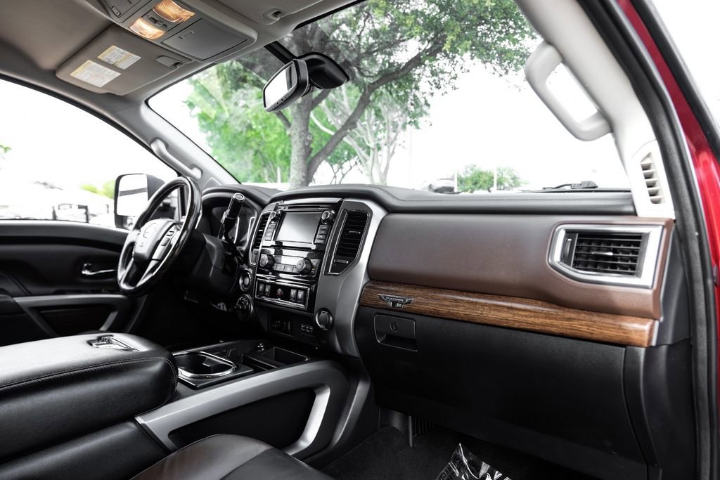 Used 2019 Nissan Titan Platinum Reserve w/ Platinum Utility Package AWD/4WD image 9