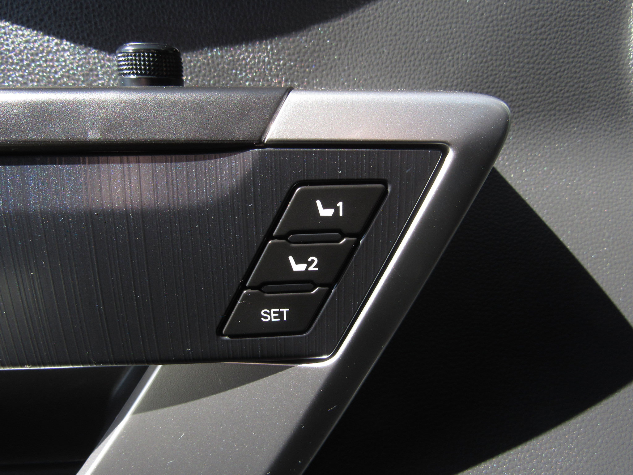 Used 2024 Toyota Sequoia Platinum image 24