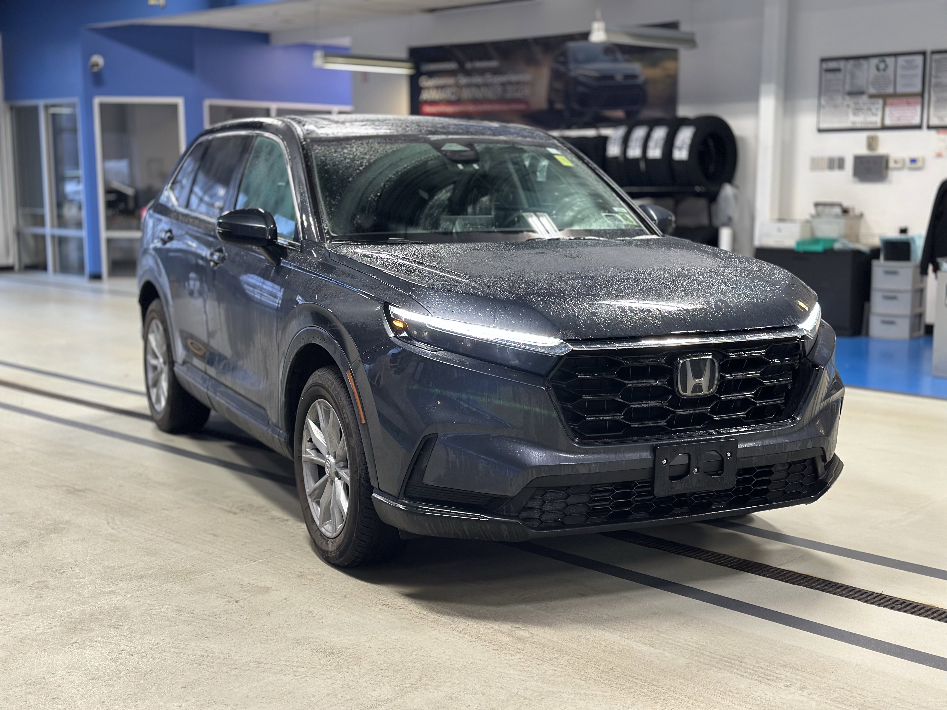 Used 2025 Honda CR-V EX image 3