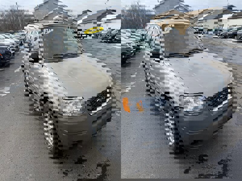 Used 2001 Ford Escape XLT image 4