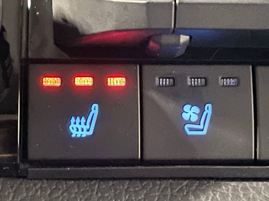 Used 2022 Toyota Tundra Limited image 29