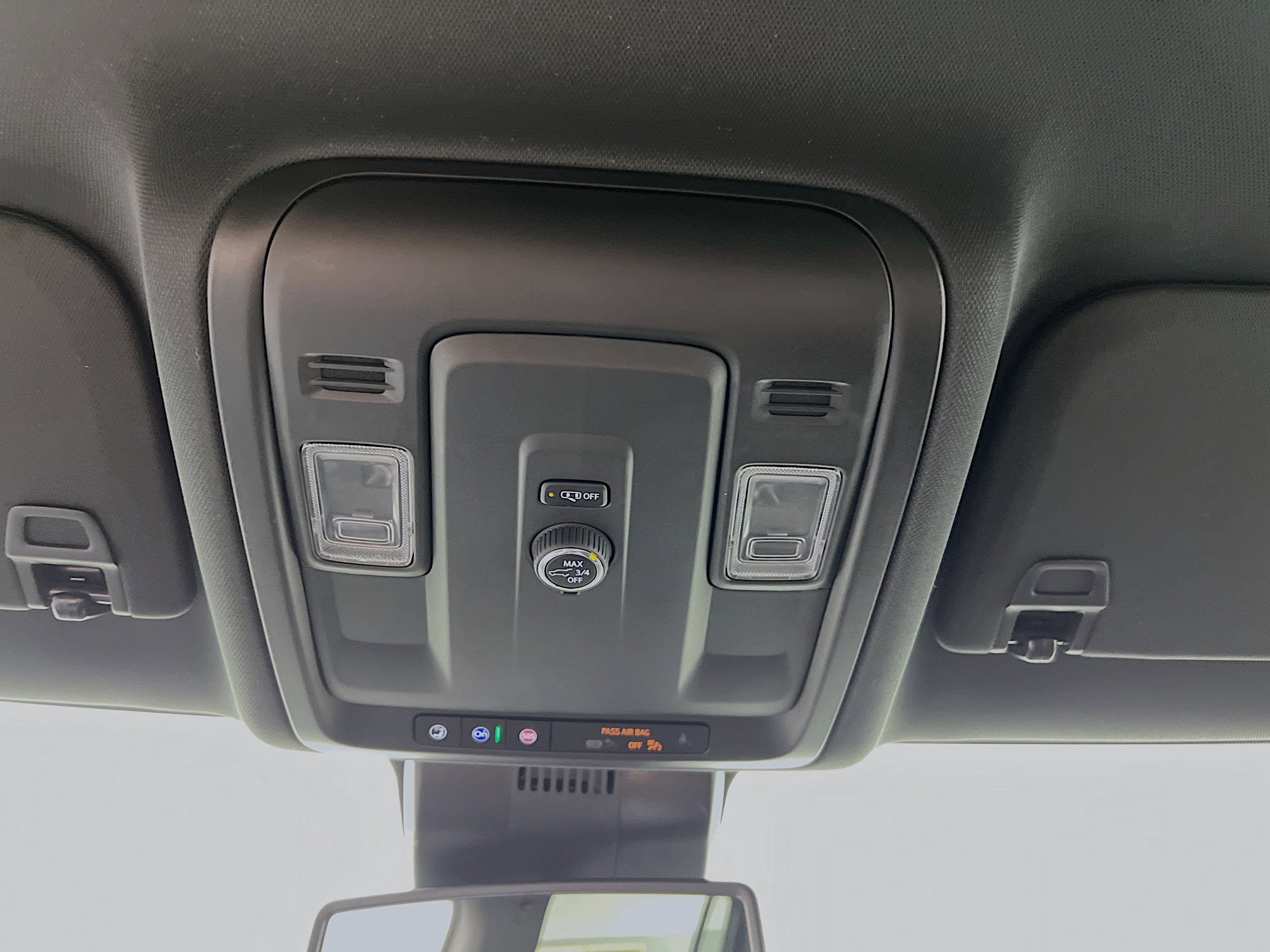 Used 2025 Chevrolet Suburban Z71 image 21