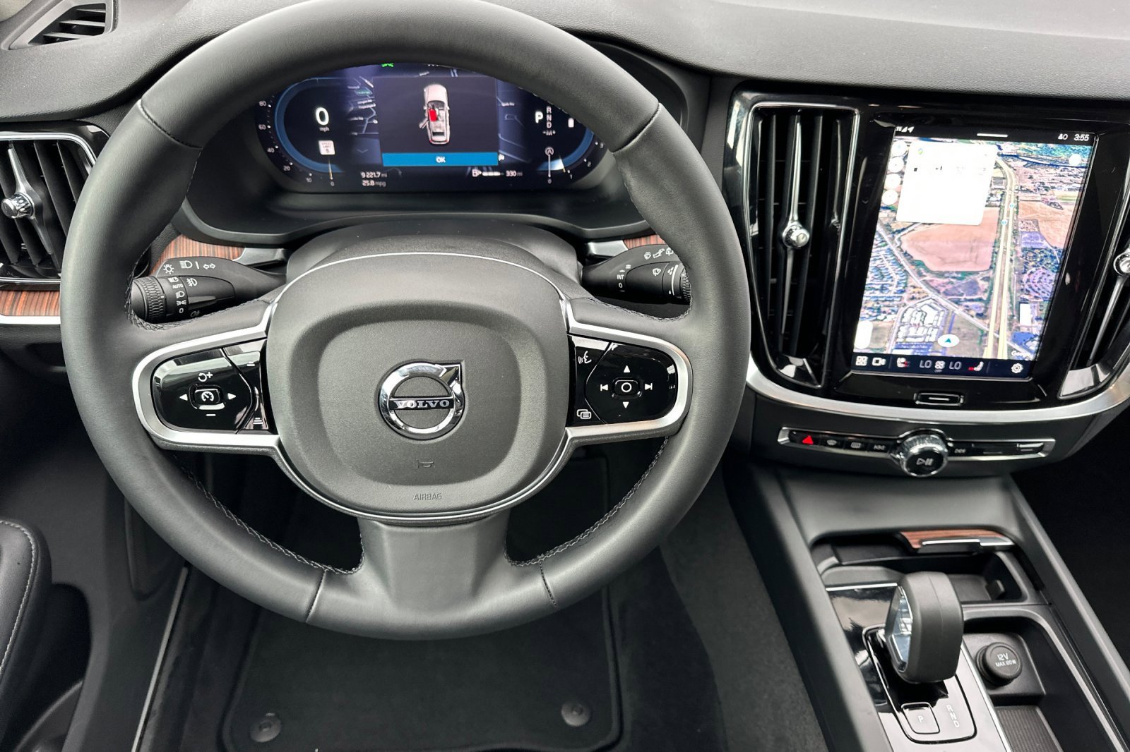 Used 2025 Volvo V60 B5 Cross Country Plus image 14