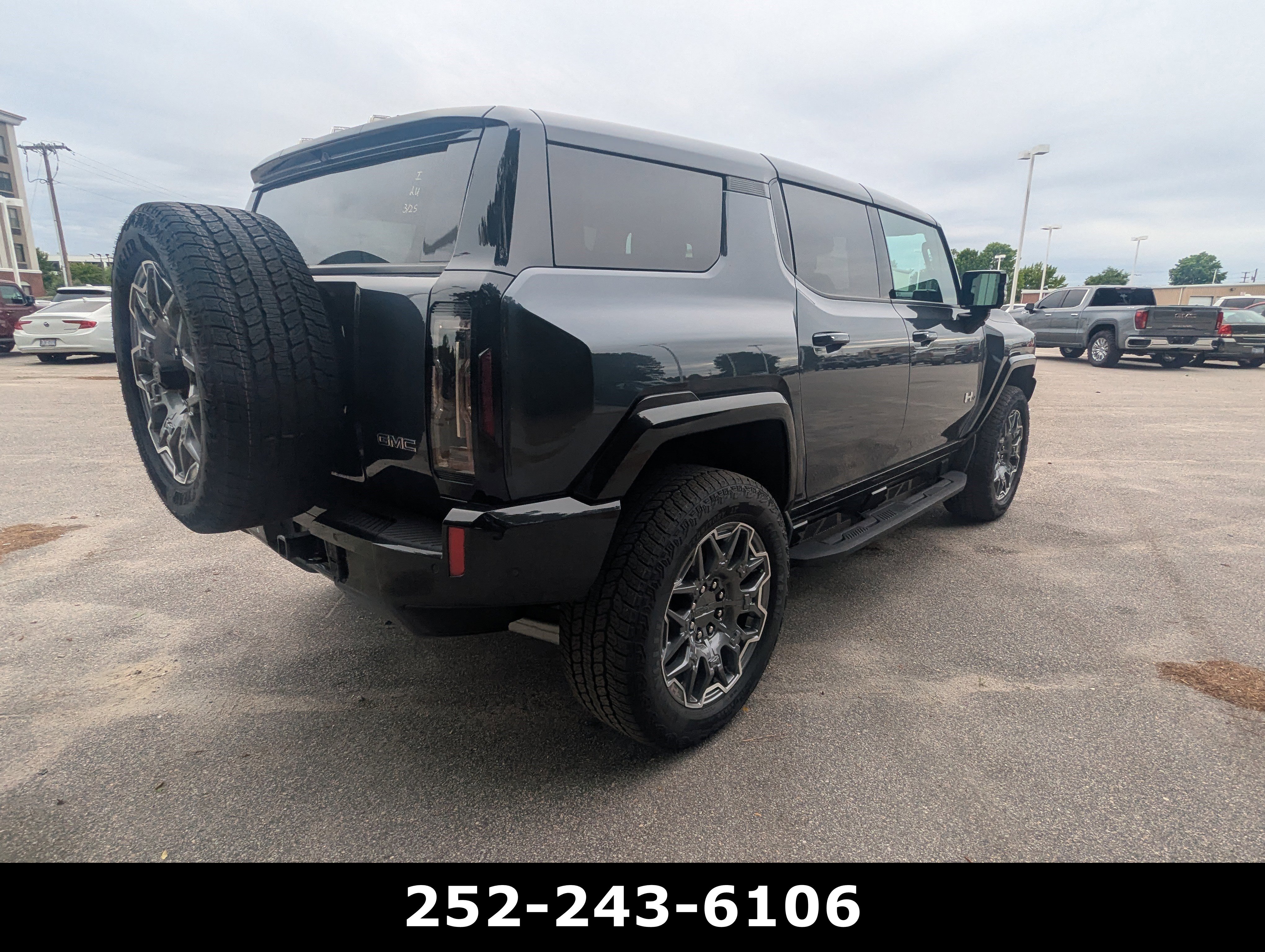 Used 2025 GMC Hummer EV 3X AWD/4WD image 4