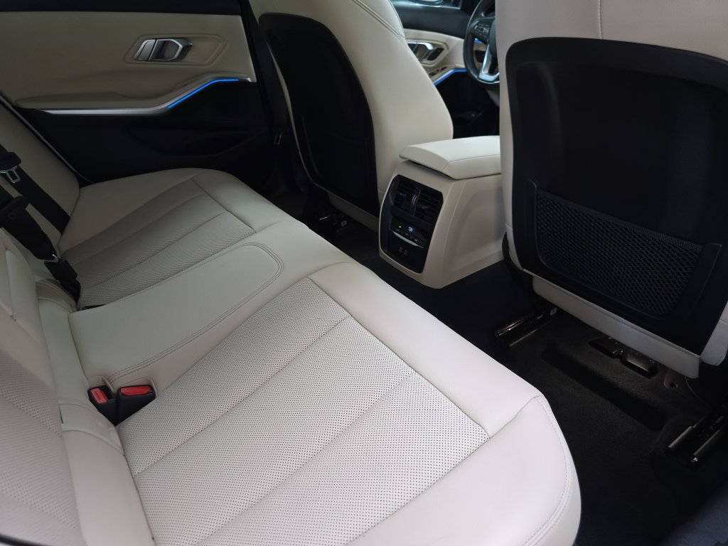 Certified 2023 BMW 330i Sedan w/ Driving Assistance Package RWD image 16