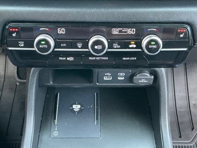 Used 2025 Honda Pilot Touring image 18