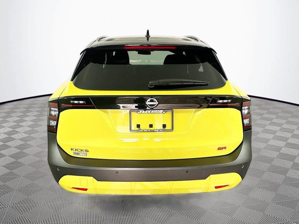 Certified 2025 Nissan Kicks SR FWD image 10