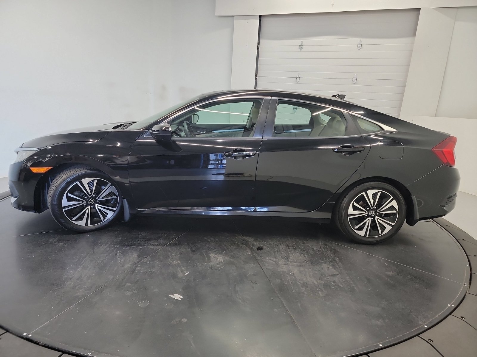Used 2016 Honda Civic EX-L image 4