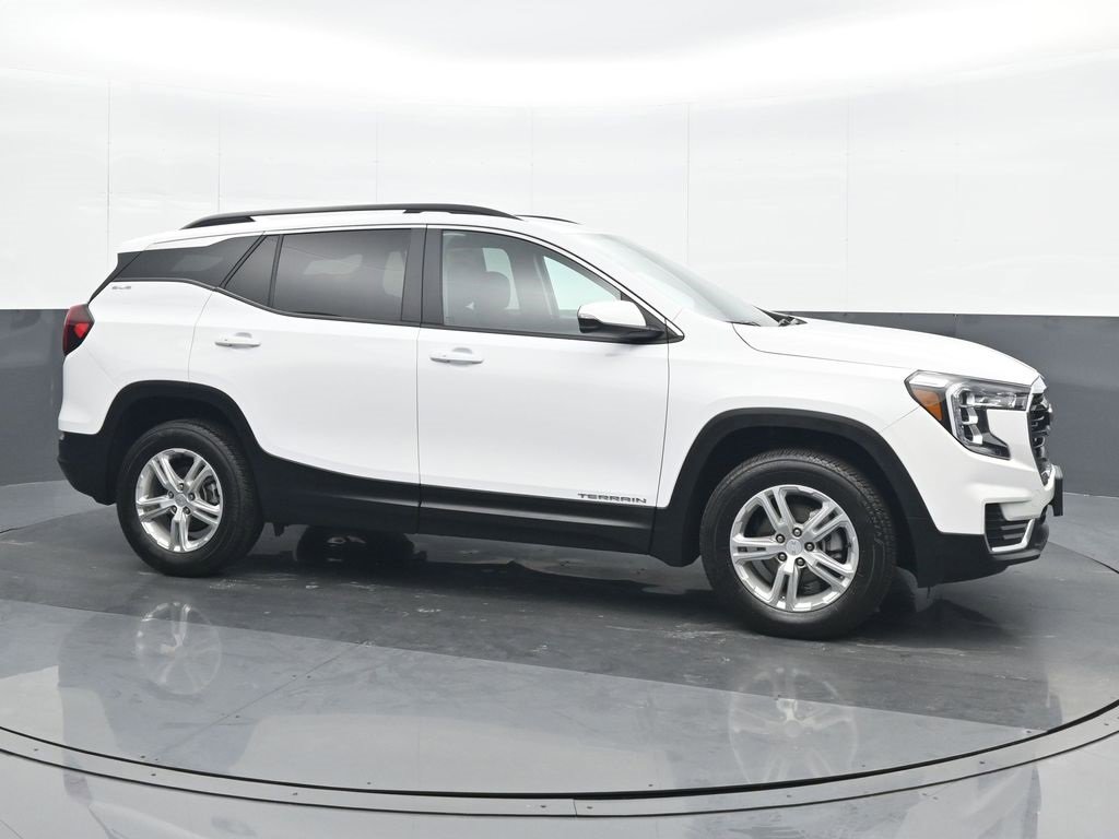 Used 2023 GMC Terrain SLE w/ Driver Convenience Package image 8