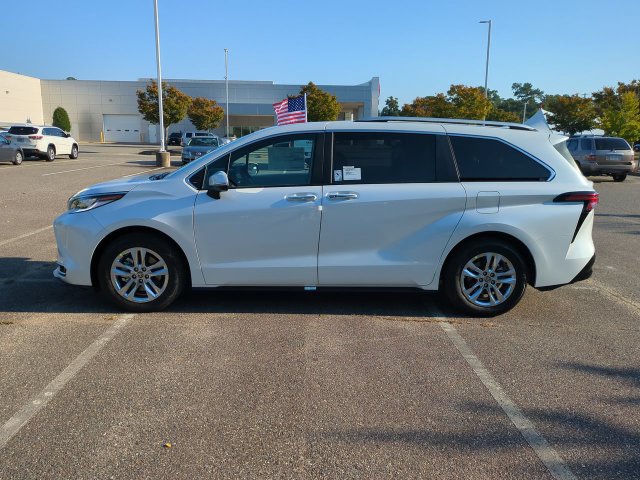New 2026 Toyota Sienna Limited AWD/4WD image 7