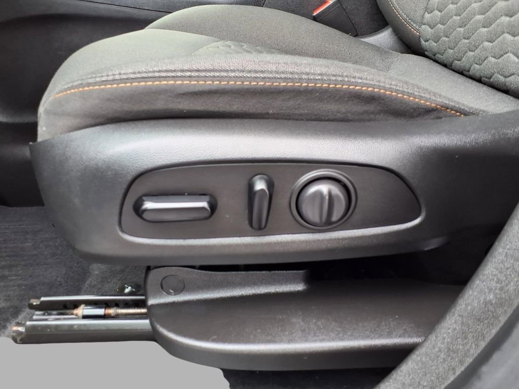 Used 2020 Chevrolet Equinox LT FWD image 23