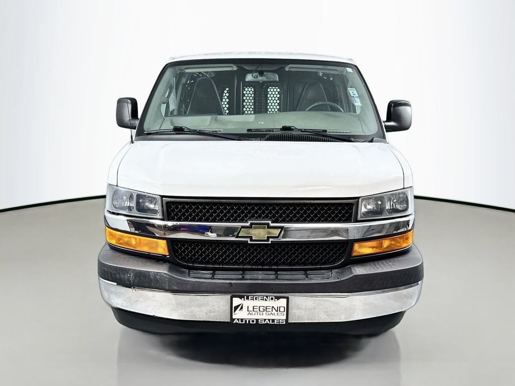 Used 2018 Chevrolet Express 2500 w/ Driver Convenience Package RWD image 2