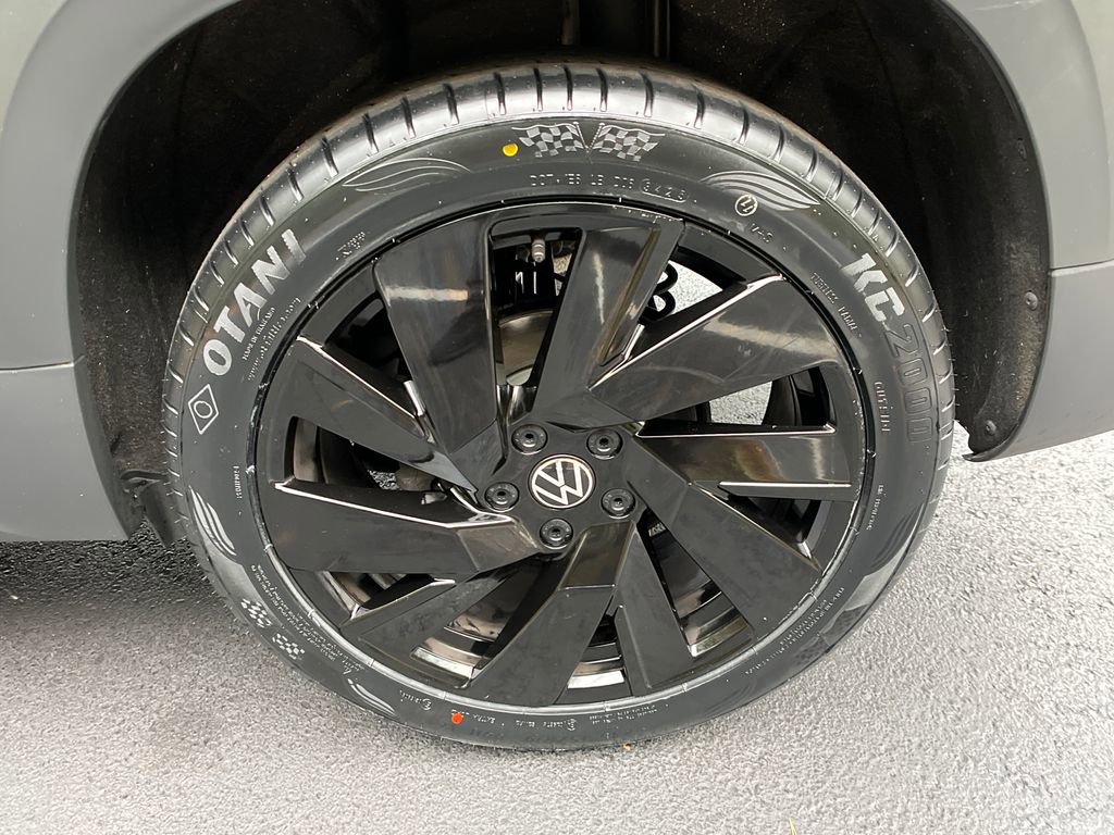 Used 2024 Volkswagen Taos SE image 23