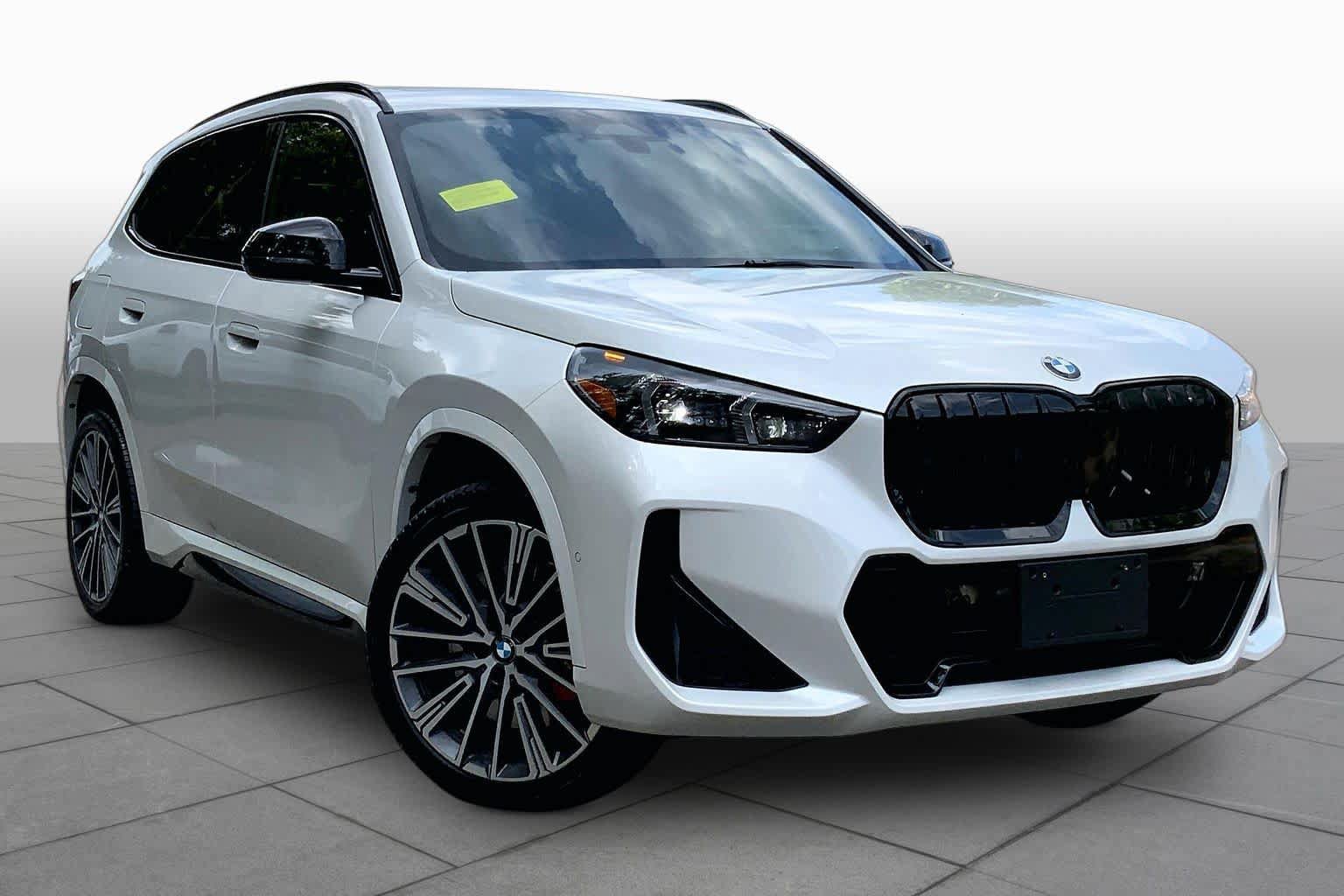 Used 2024 BMW X1 xDrive28i w/ M Sport Package AWD/4WD image 3
