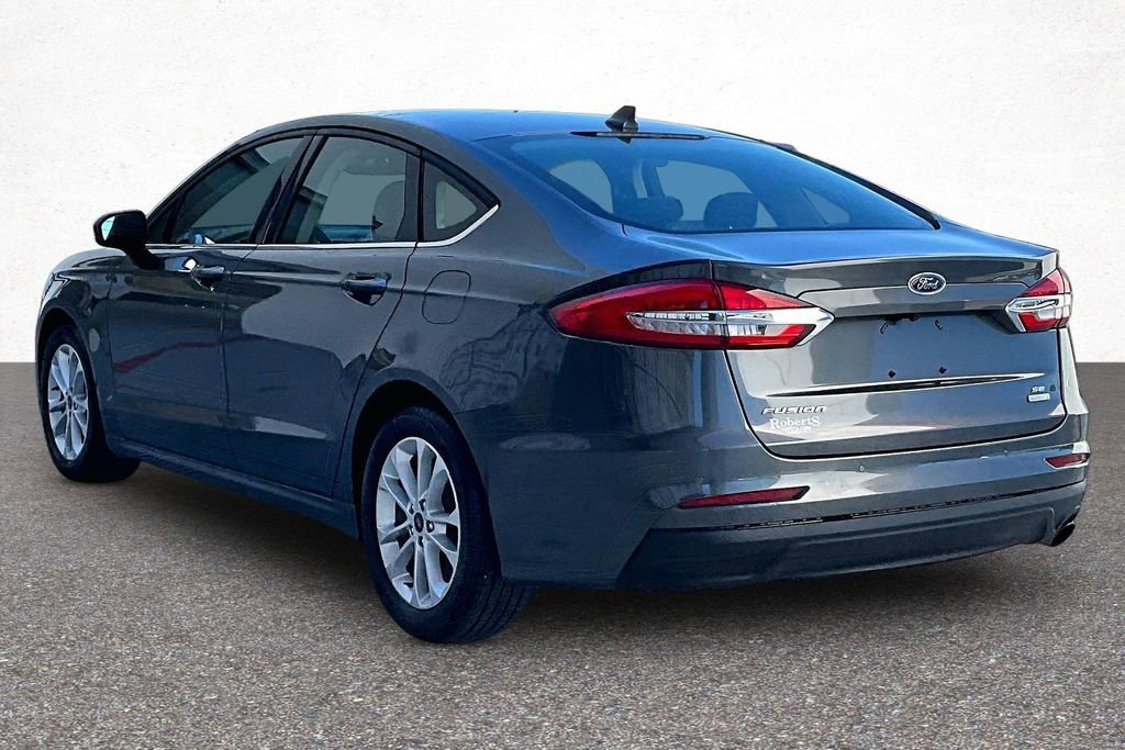 Used 2020 Ford Fusion SE image 4