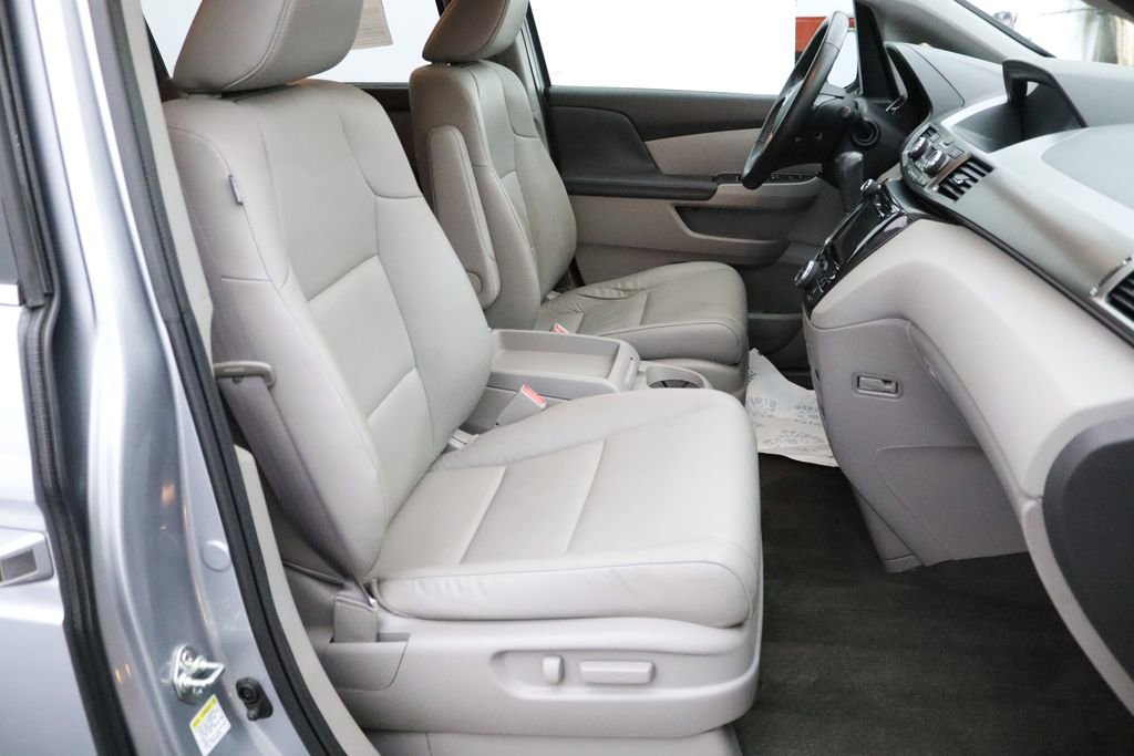 Used 2016 Honda Odyssey Touring image 14