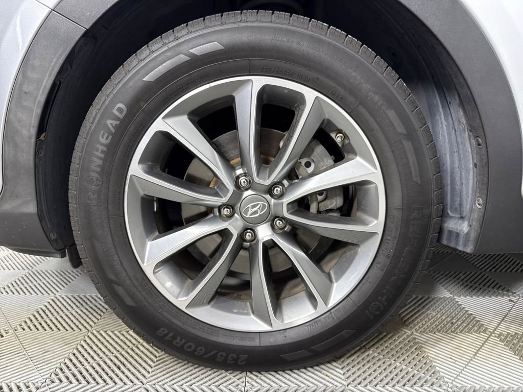 Used 2019 Hyundai Santa Fe XL SE image 18