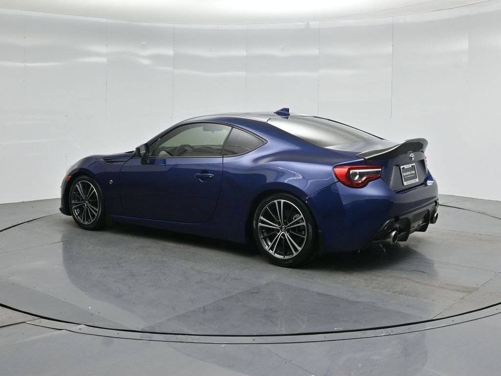 Used 2017 Toyota 86 image 5