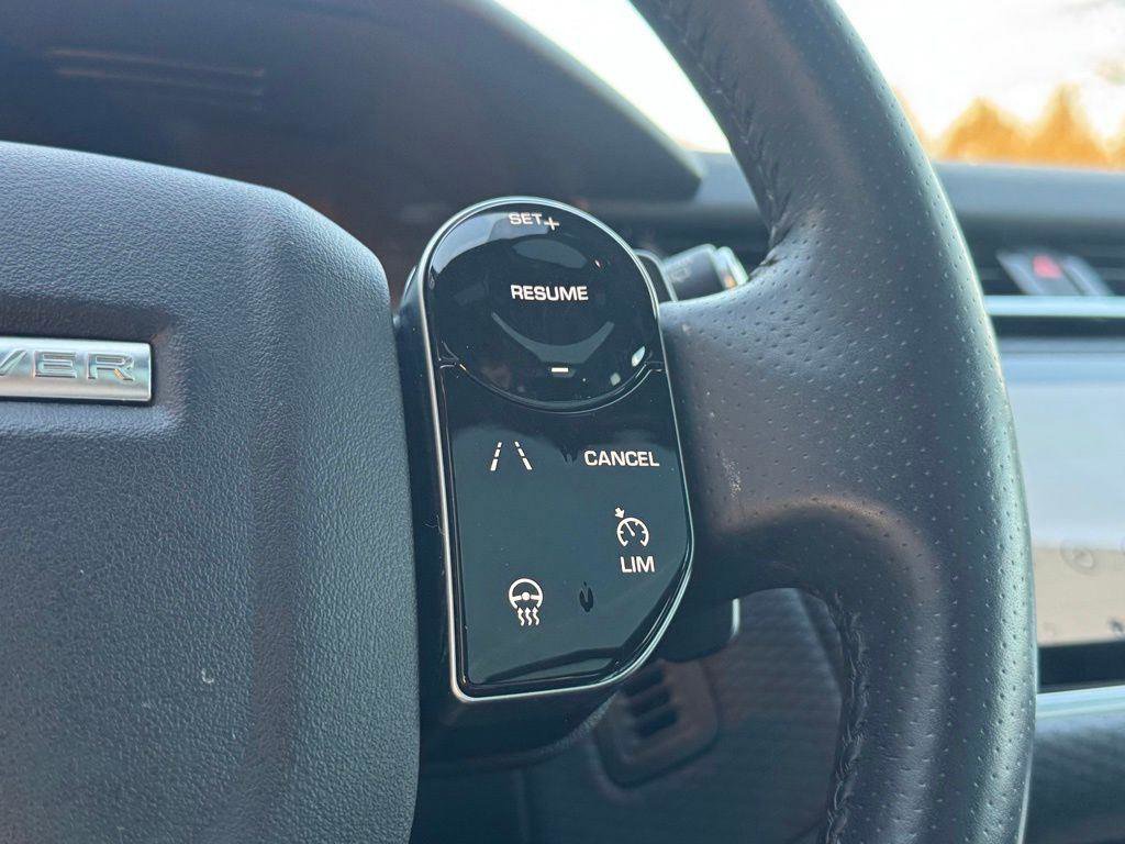 Used 2020 Land Rover Range Rover Velar S image 27