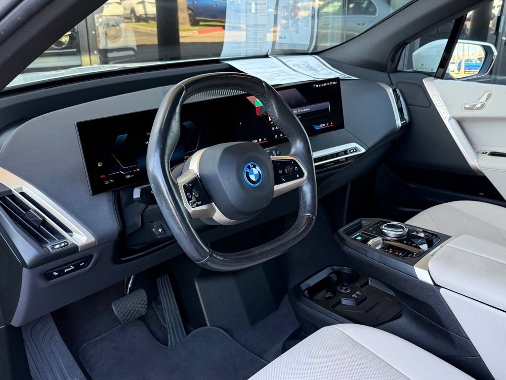 Used 2024 BMW iX xDrive50 AWD/4WD image 20