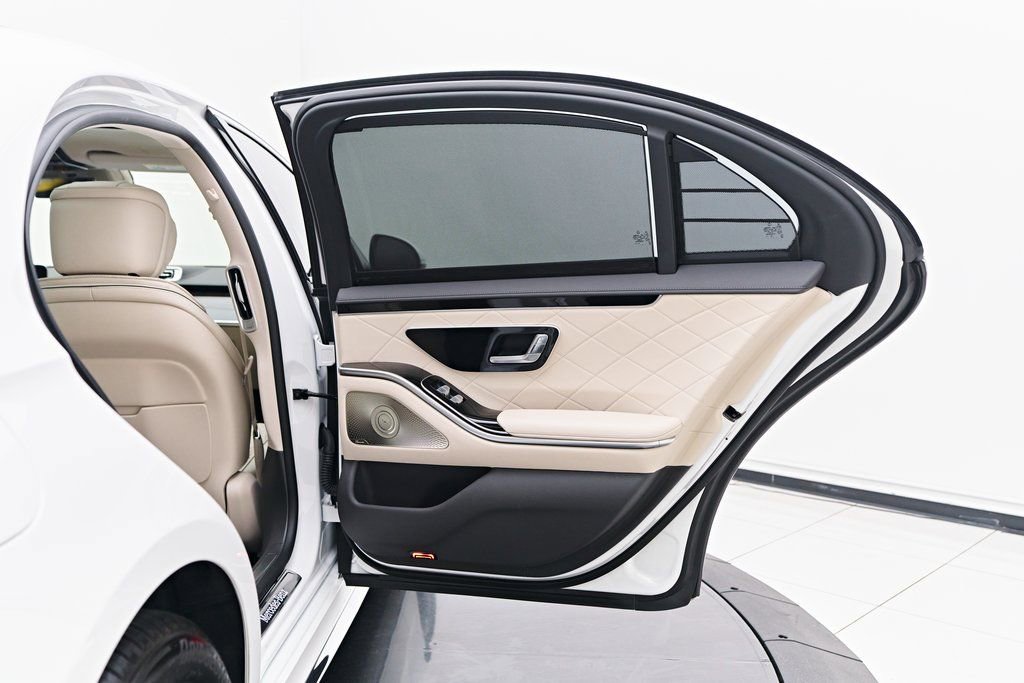 Used 2024 Mercedes-Benz S 580e 4MATIC Sedan image 28