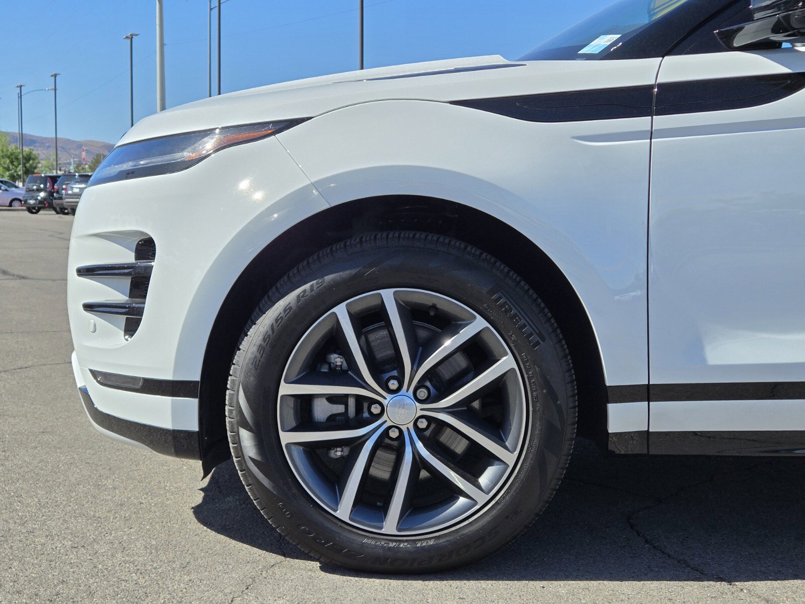 Used 2024 Land Rover Range Rover Evoque Dynamic SE AWD/4WD image 9