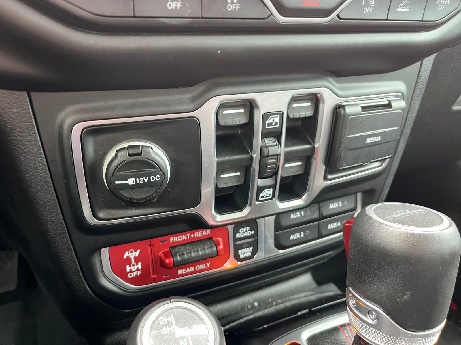 Used 2020 Jeep Gladiator Rubicon AWD/4WD image 26