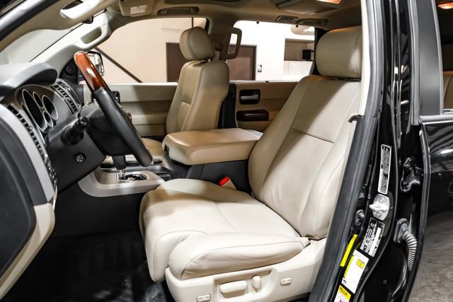 Used 2015 Toyota Sequoia Platinum image 39