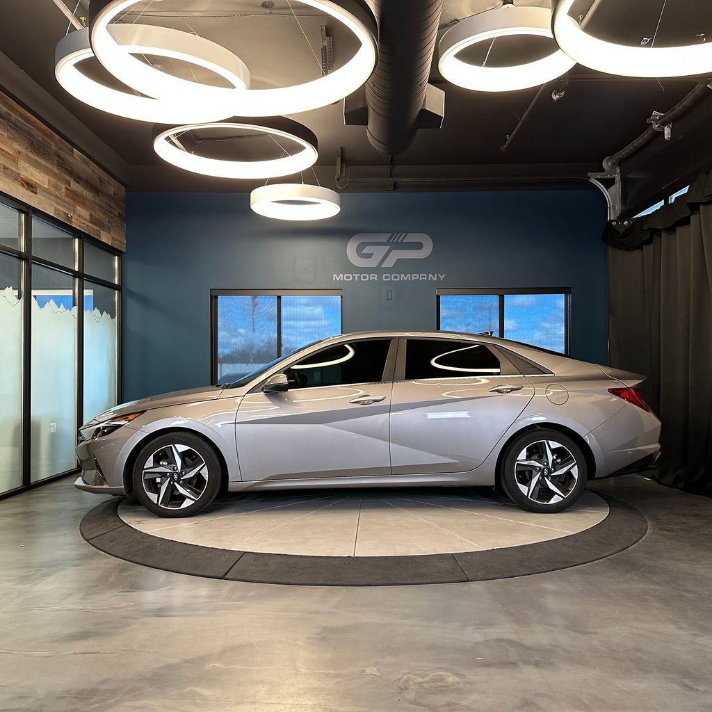 Used 2021 Hyundai Elantra SEL w/ Convenience + Premium Package image 6