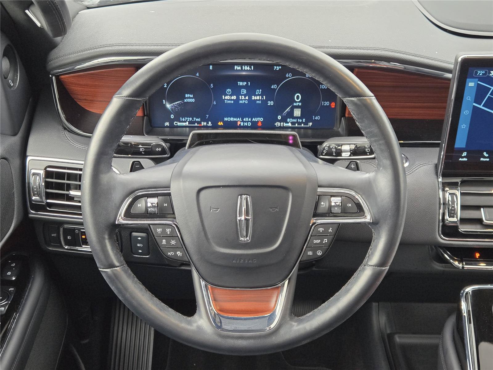 Used 2024 Lincoln Navigator Premiere AWD/4WD image 21