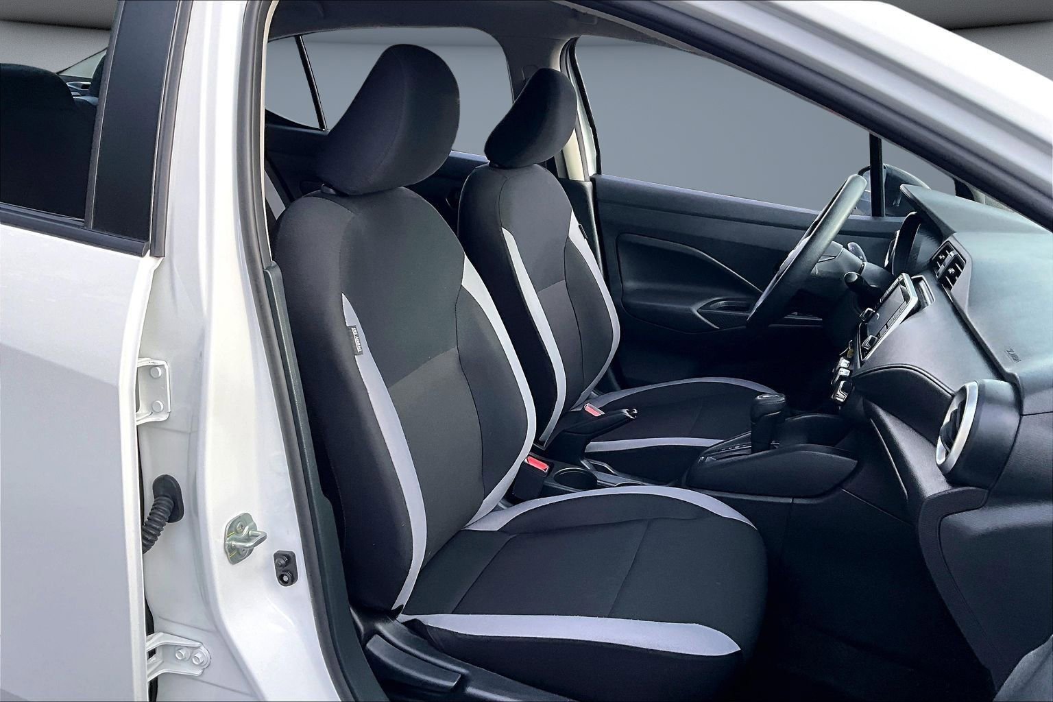 Used 2025 Nissan Versa S w/ Trunk Package image 27