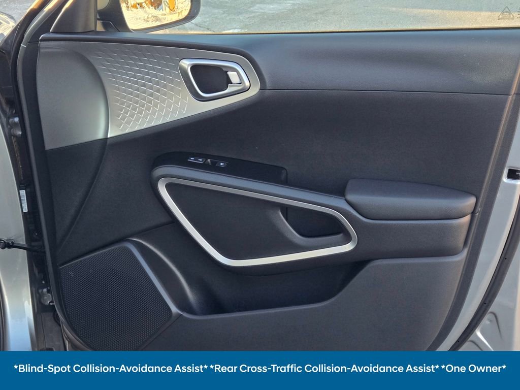 Used 2025 Kia Soul LX w/ Option Group 015 image 7