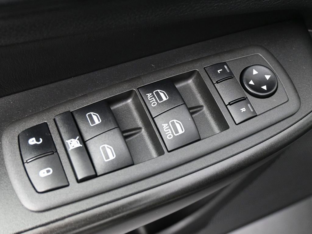 Used 2022 Jeep Cherokee Trailhawk image 4