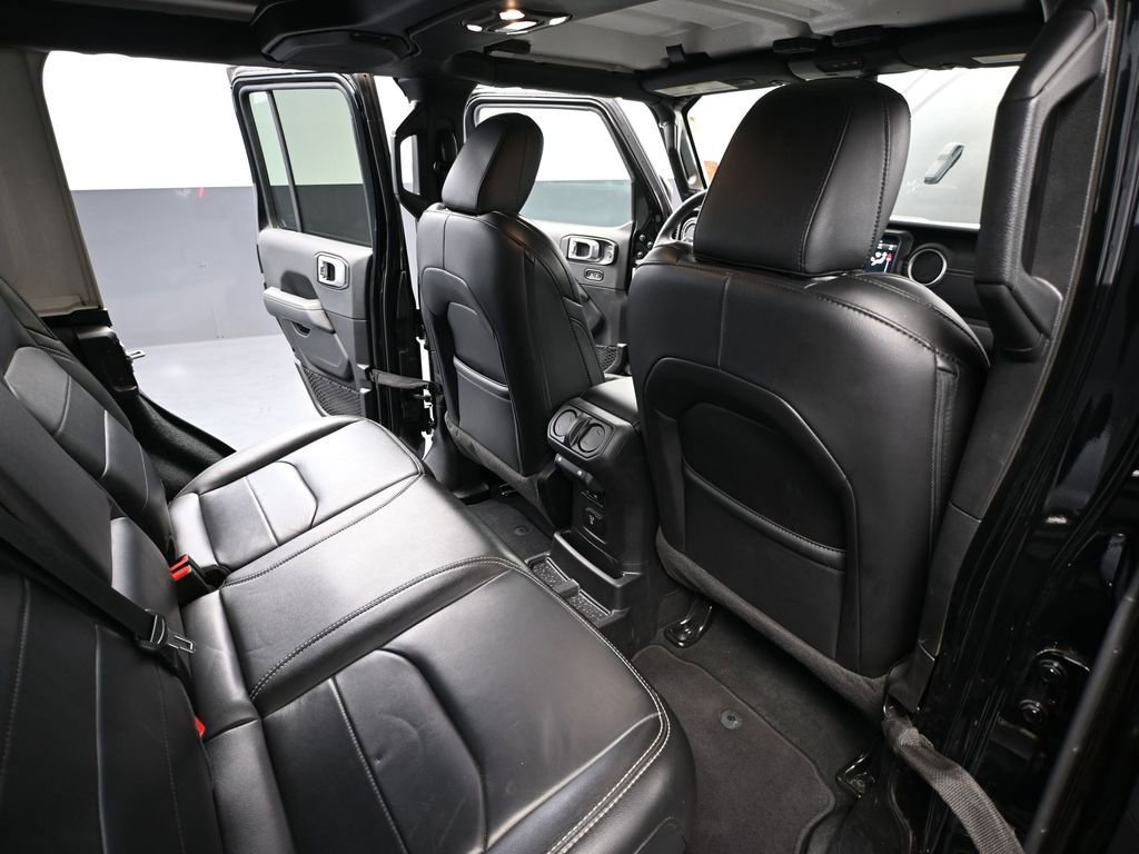 Used 2023 Jeep Wrangler Unlimited Sahara image 44