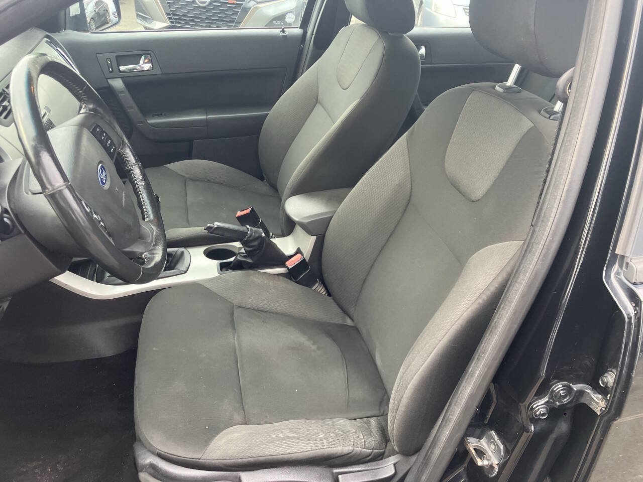 Used 2008 Ford Focus SES FWD image 25