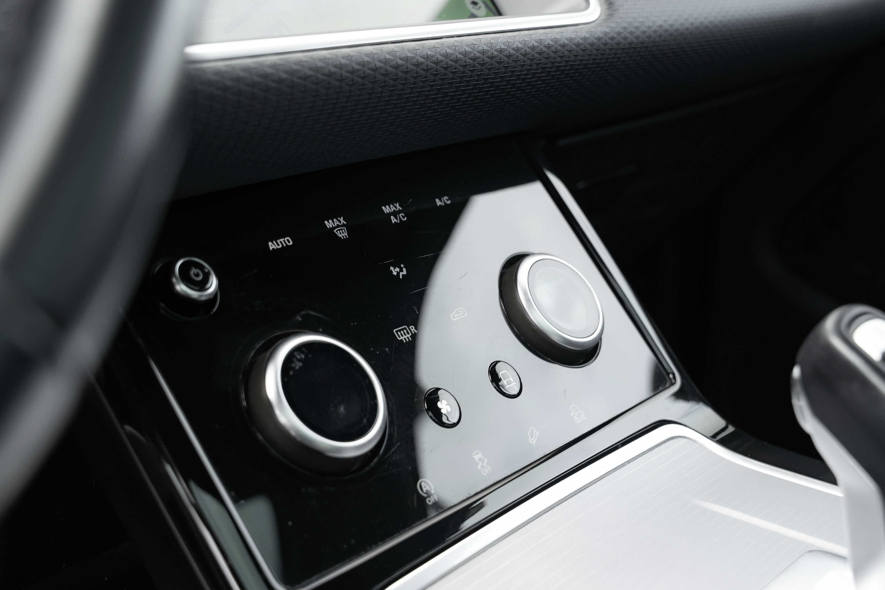 Used 2020 Land Rover Range Rover Evoque S image 13