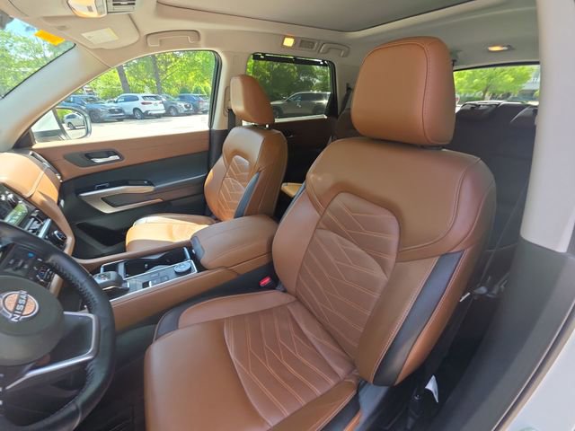 Used 2023 Nissan Pathfinder Platinum AWD/4WD image 11