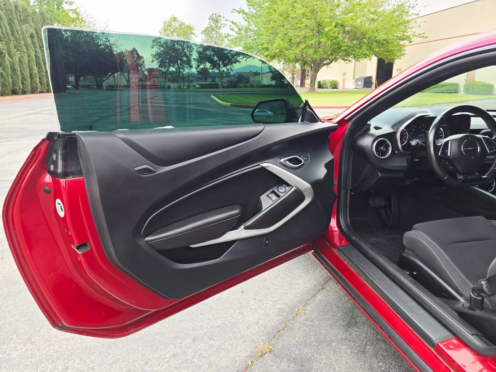 Used 2018 Chevrolet Camaro LT RWD image 13