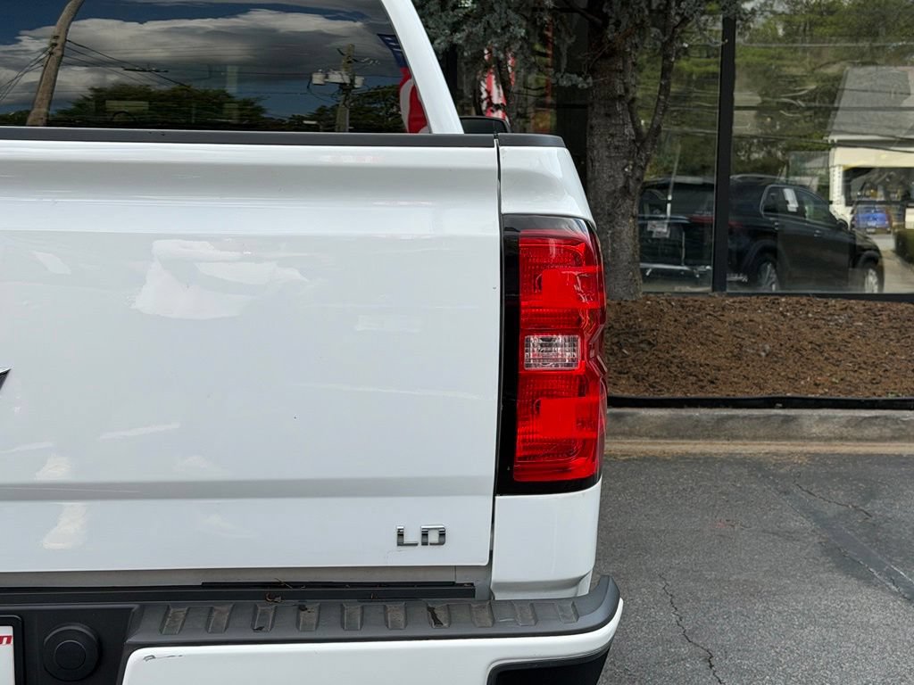 Used 2019 Chevrolet Silverado 1500 Custom w/ Custom Convenience Package AWD/4WD image 16