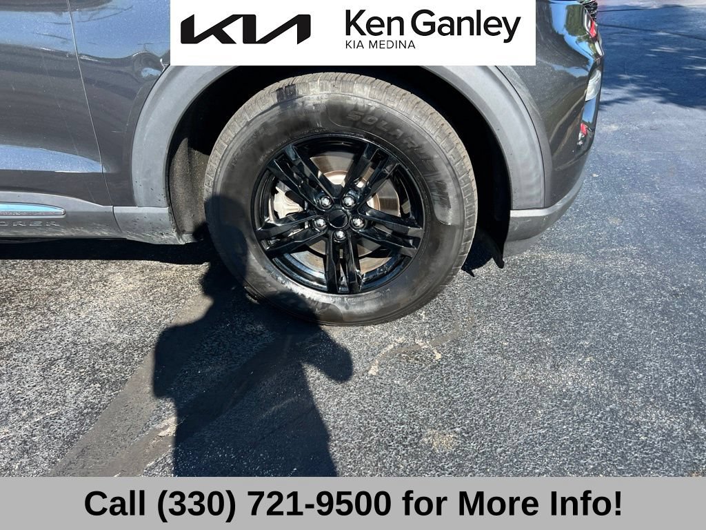 Used 2020 Ford Explorer XLT w/ Equipment Group 202A RWD image 19