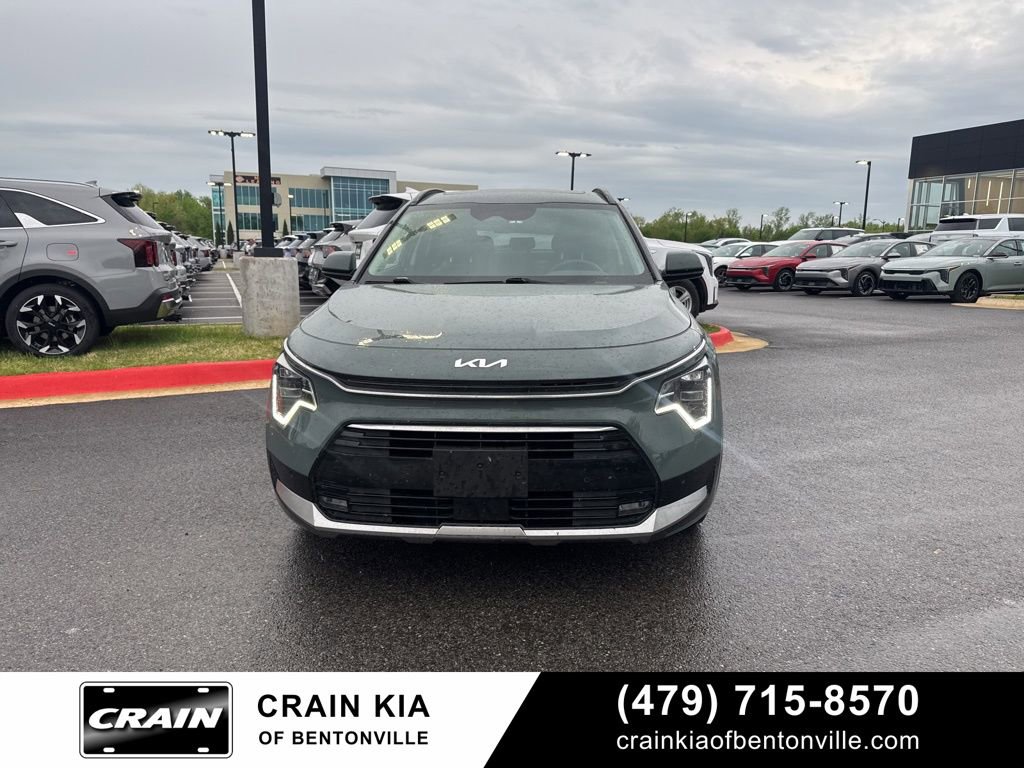 Used 2023 Kia Niro SX Touring image 16