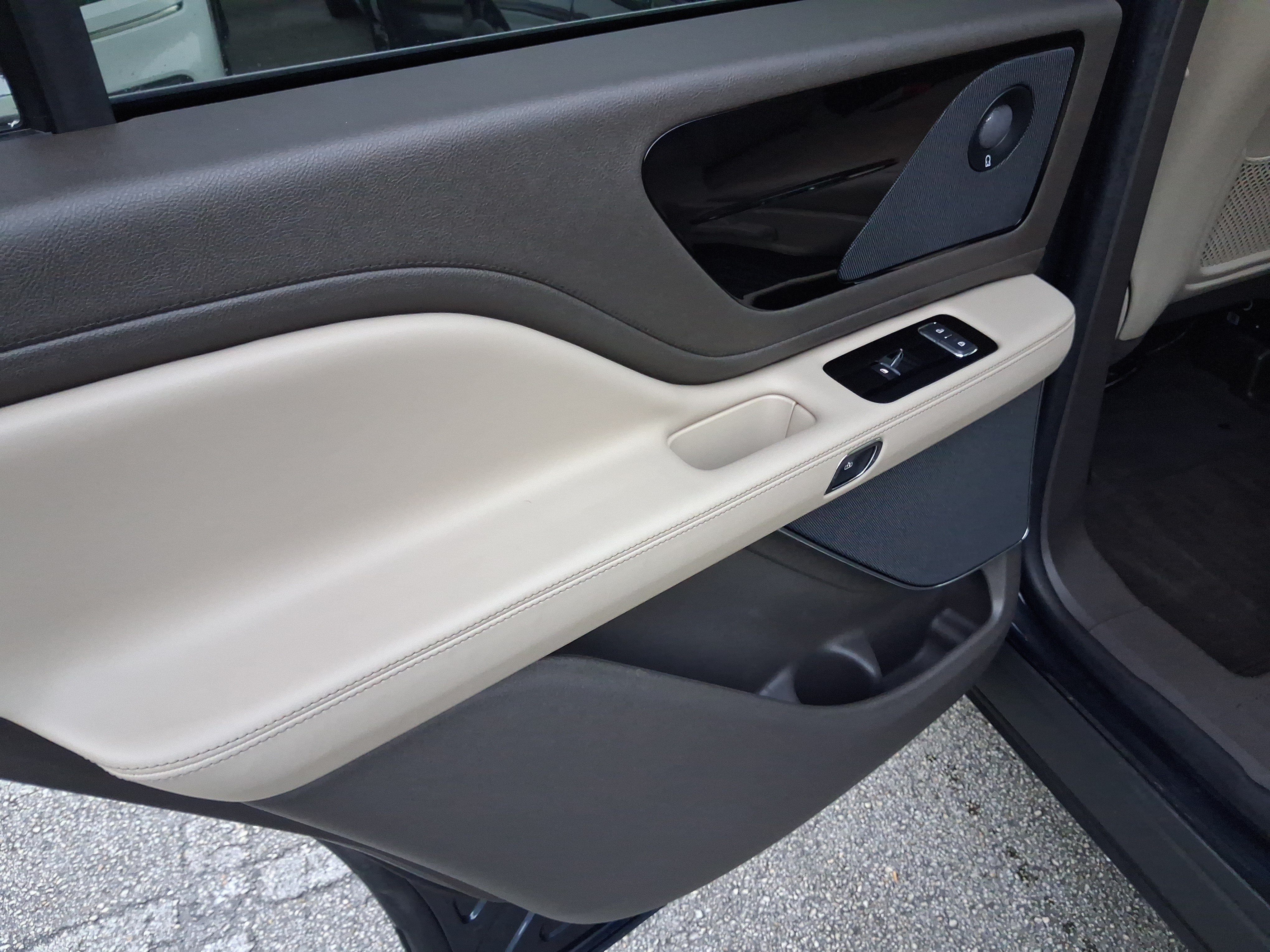 Certified 2024 Lincoln Aviator Reserve RWD image 9