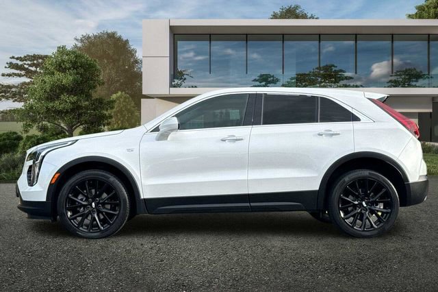 Certified 2023 Cadillac XT4 Luxury w/ Cold Weather Package image 7