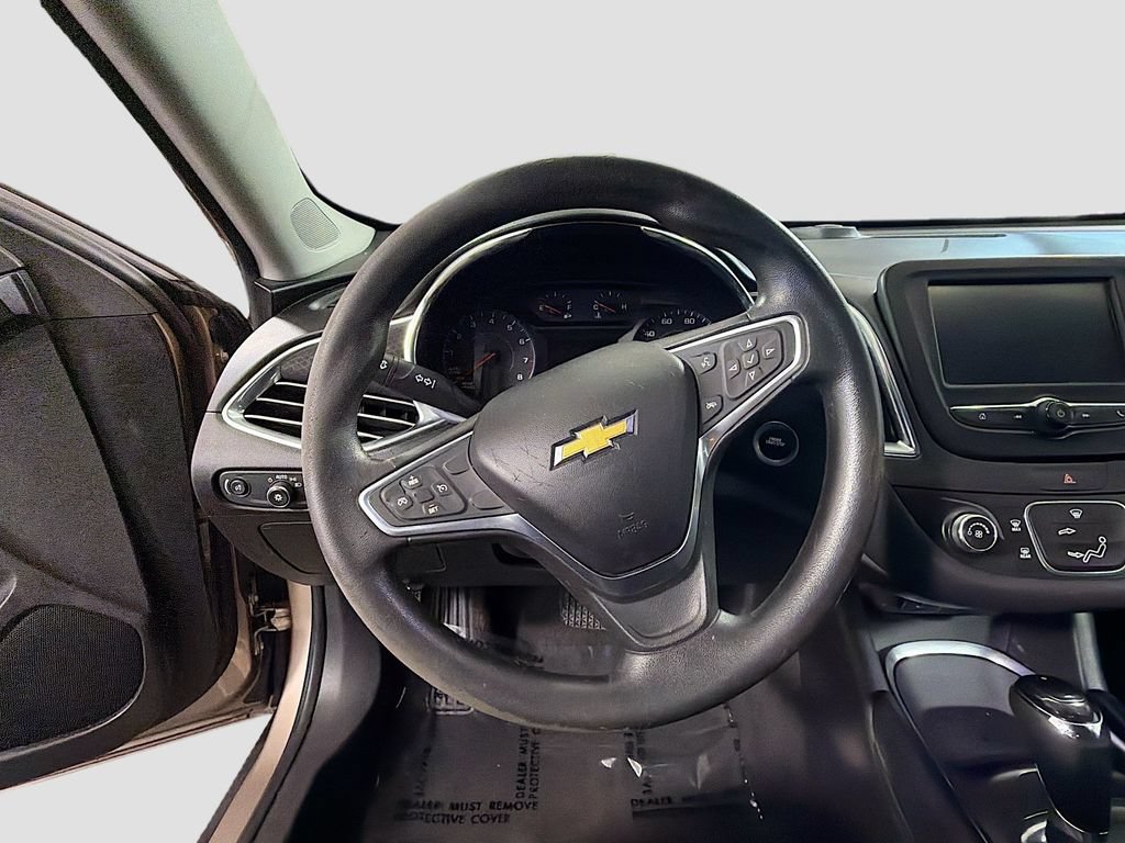 Used 2018 Chevrolet Malibu LT FWD image 13