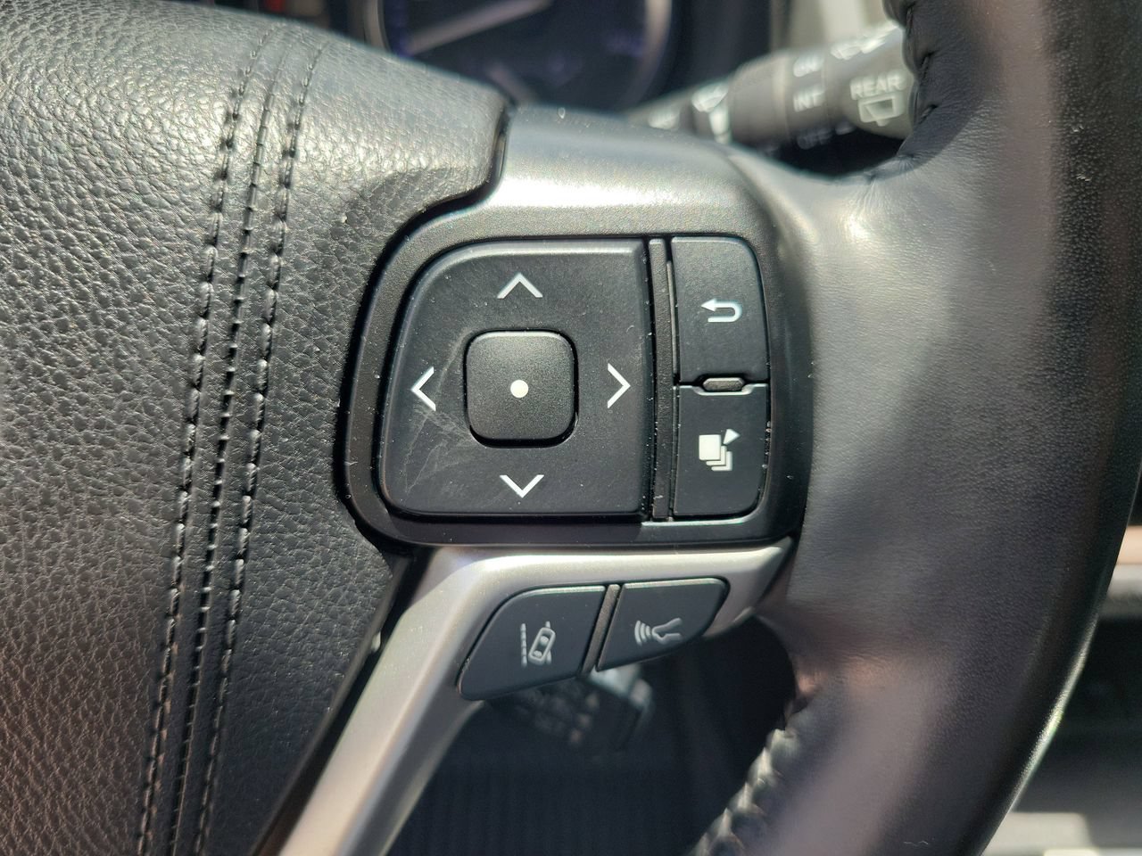 Used 2019 Toyota Highlander Limited AWD/4WD image 22