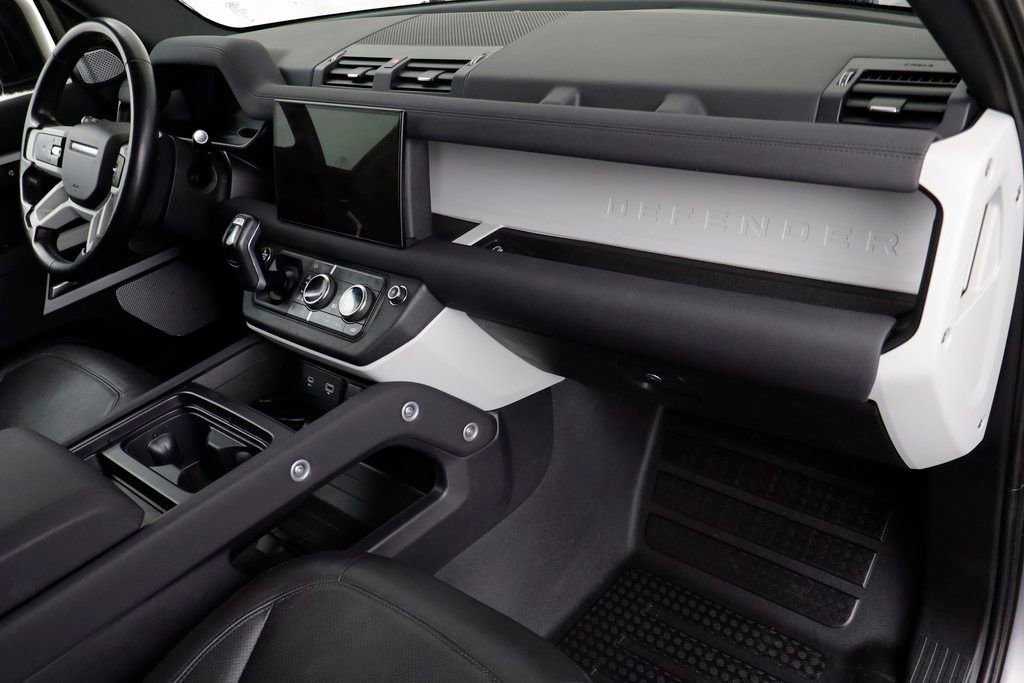 Used 2023 Land Rover Defender 130 SE image 22