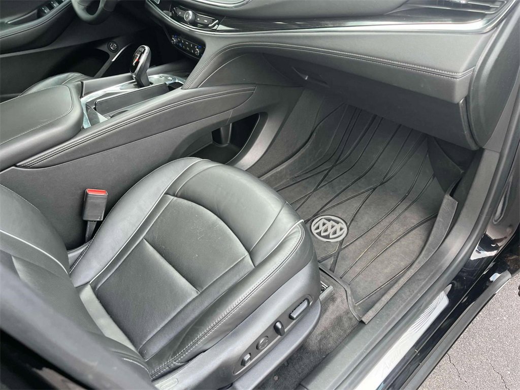 Used 2020 Buick Enclave Avenir w/ Avenir Technology Package image 23