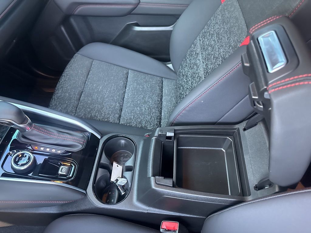 Used 2025 Chevrolet Colorado Z71 w/ Technology Package image 42