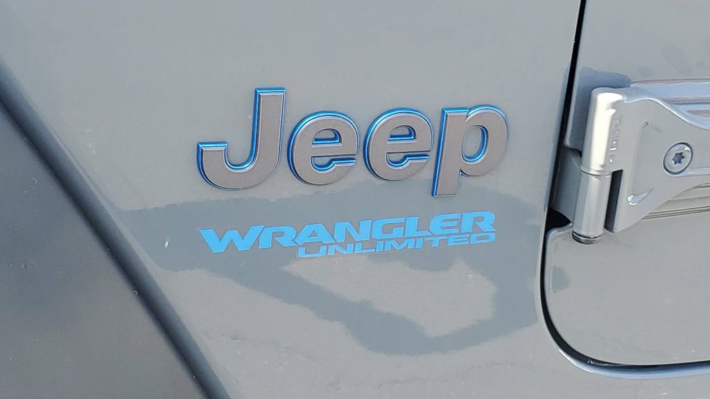 Used 2022 Jeep Wrangler Unlimited Rubicon 4xe w/ Steel Bumper Group AWD/4WD image 8
