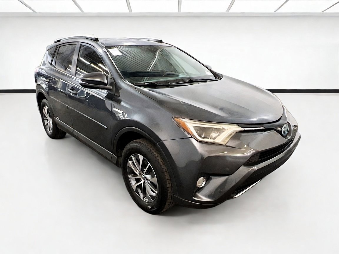 Used 2016 Toyota RAV4 XLE w/ Convenience Package AWD/4WD image 3
